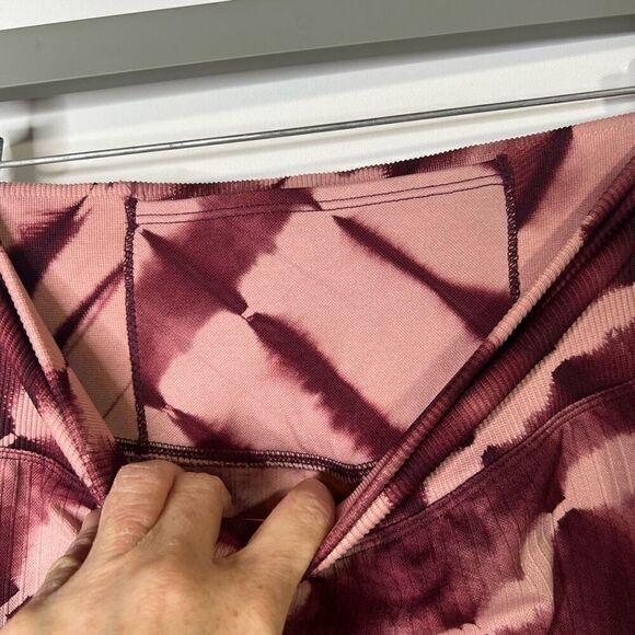 Victoria’s Secret Pink Active Tie Dye Ombré Burgundy Maroon Pink Workout Pants - Picture 4 of 10